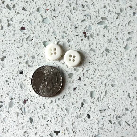 2 Vintage 80s White Cherokee Round 4 Hole Shirt Buttons Button Up Replacement - Picture 4 of 4